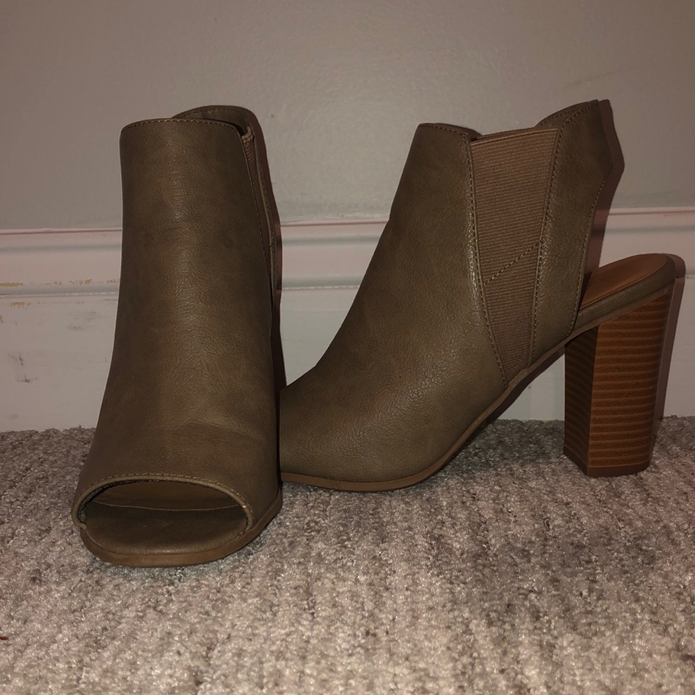 Peep Toe Heel